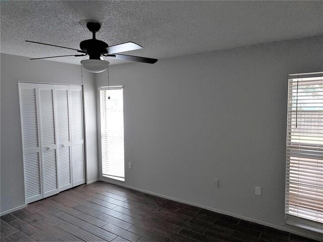 Building Photo - 2001 Groveland Rd