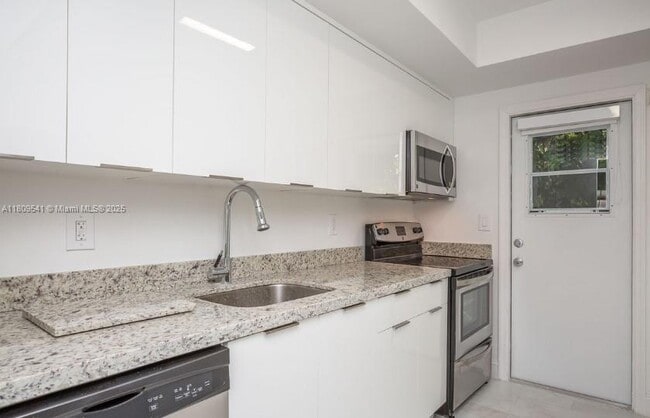 Building Photo - 9455 Bay Harbor Terrace