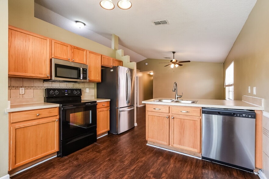 Building Photo - 178 Dovetail Ct