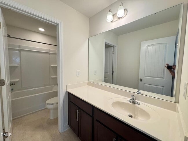 Building Photo - 247 Dando St