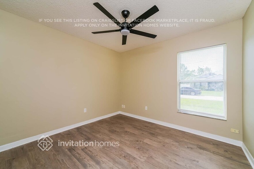 Building Photo - 727 Versailles Ln