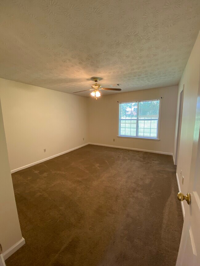 Master Bedroom - 1963 Bluff Ct