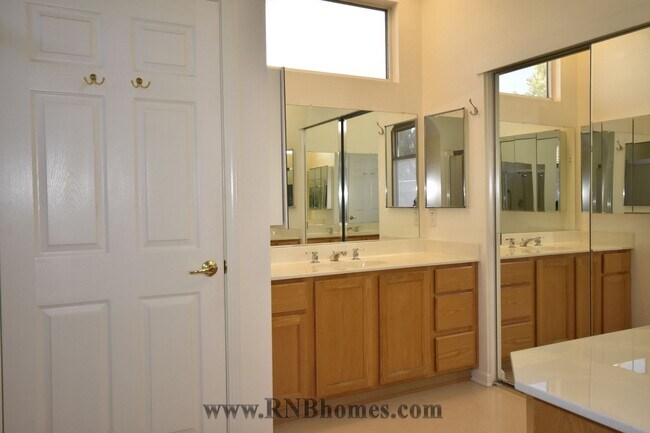 Building Photo - 408 Angelrock Ct