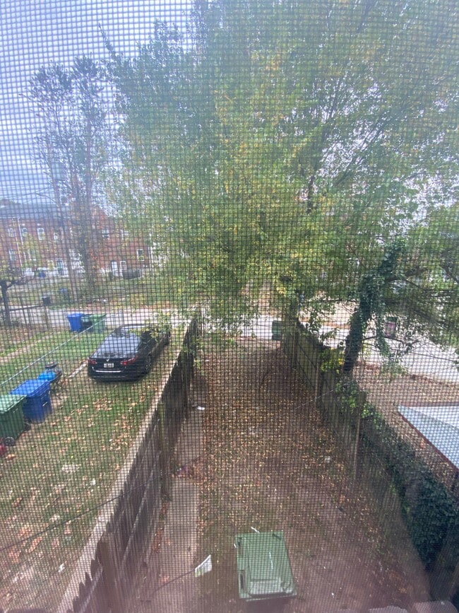 Building Photo - 2841 Round Rd