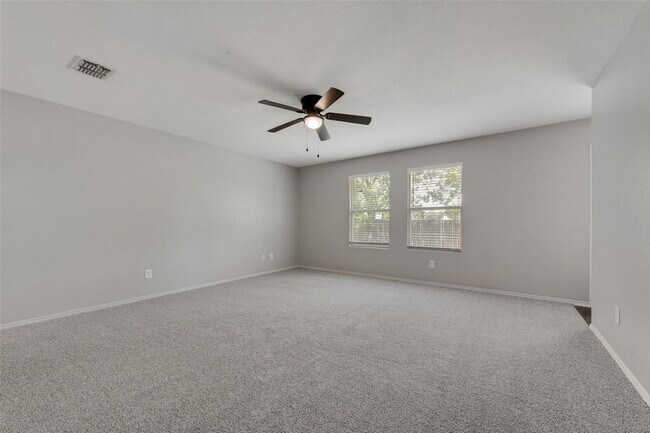 Building Photo - 613 Preston Dr