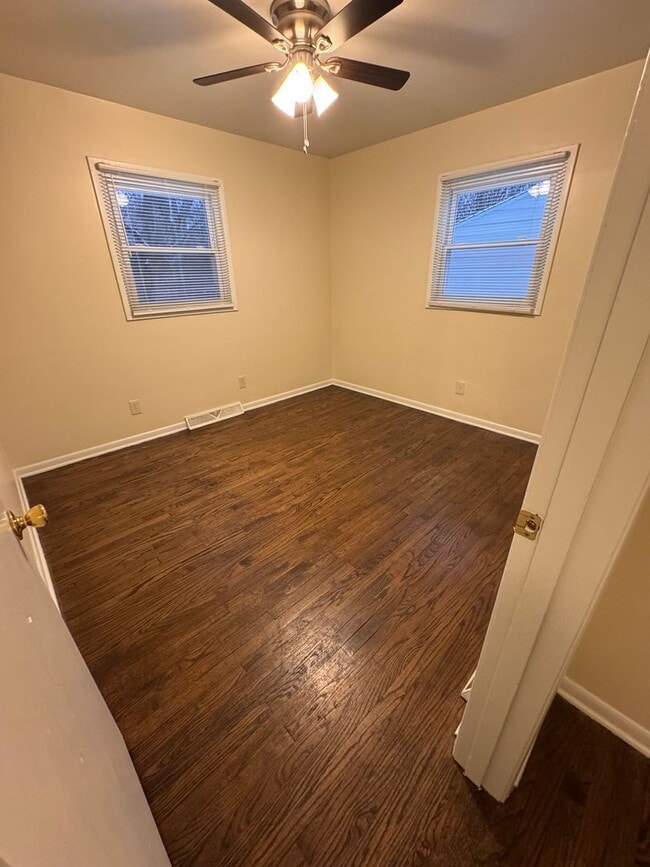 Building Photo - 311 Ventura Dr