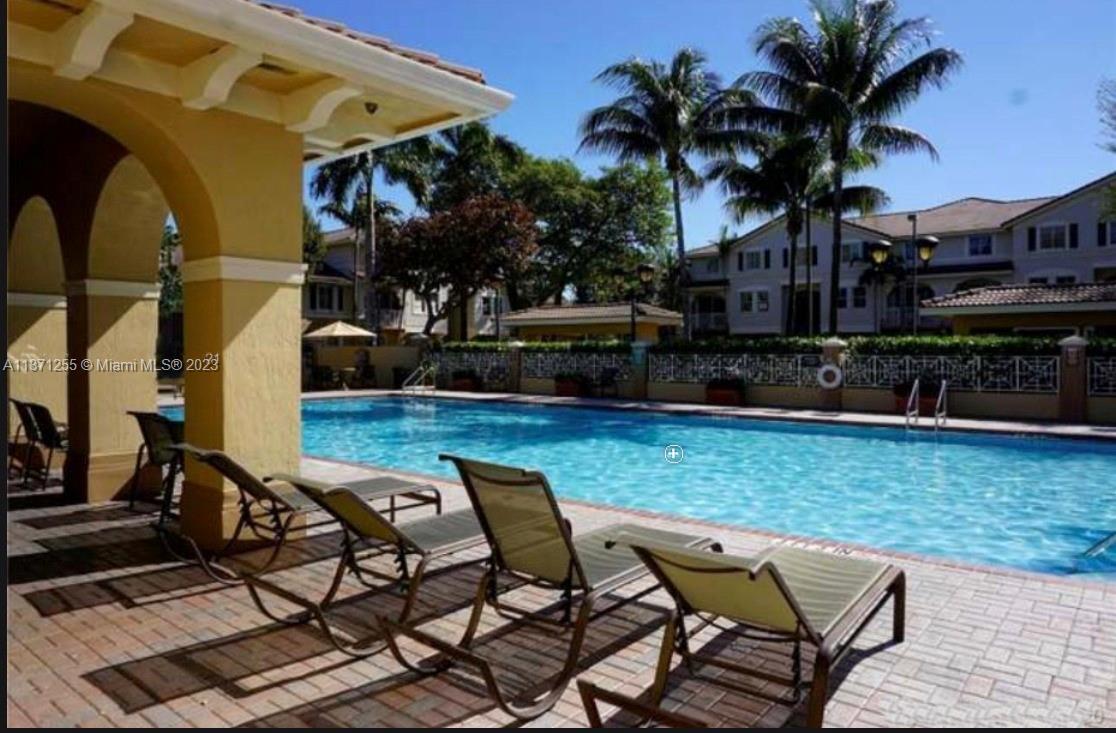 Building Photo - 8882 W Flagler St