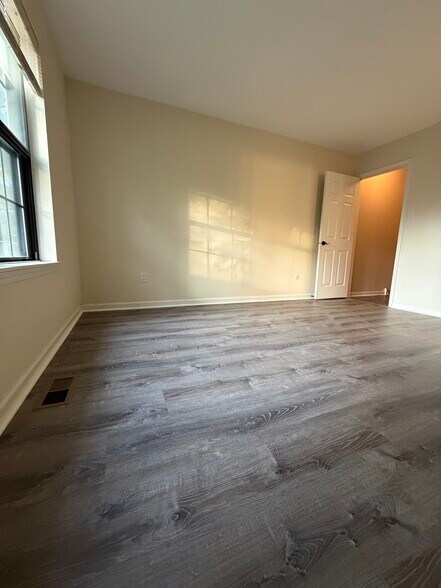 Building Photo - 7 Liberte Ln
