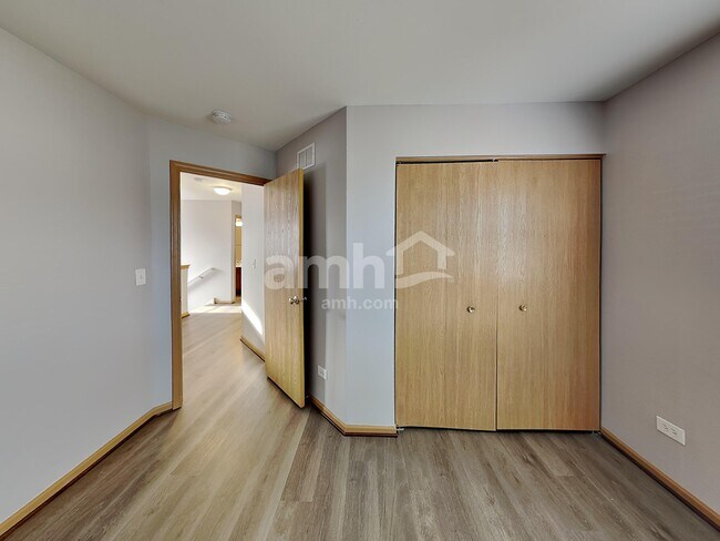 Building Photo - 39234 N Ogden Ln