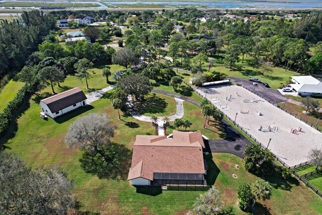 Building Photo - 16748 Fox Trail Ln