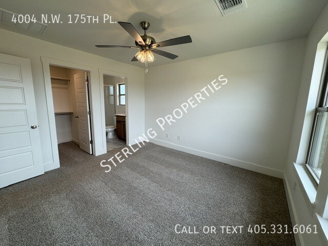 Building Photo - 4004 NW 175th Pl