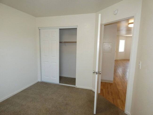 Building Photo - Oakwood Village Apartments