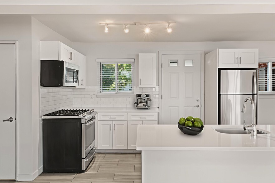 Building Photo - Reserve 41