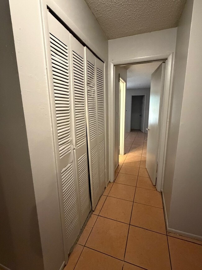 Building Photo - 101 Red Cedar Dr