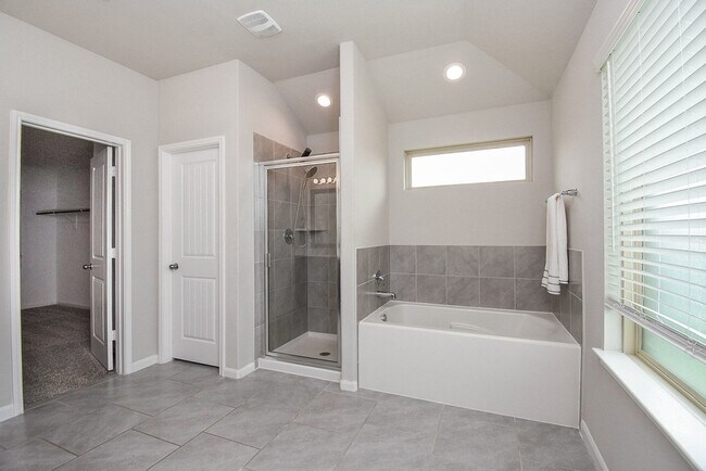 Building Photo - 1334 Bellingham Park Dr