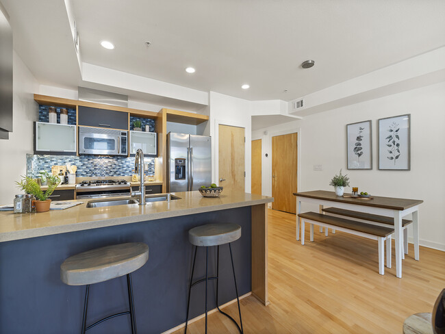 Building Photo - Modern 2 Bedroom Condo in LoHi