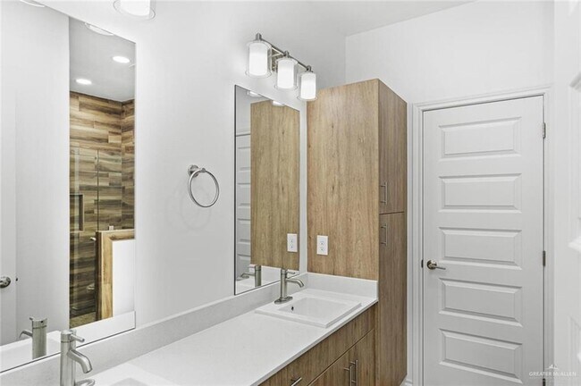 Building Photo - 1604 Unity Dr