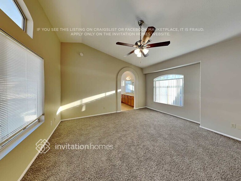 Building Photo - 3215 N 108th Ln