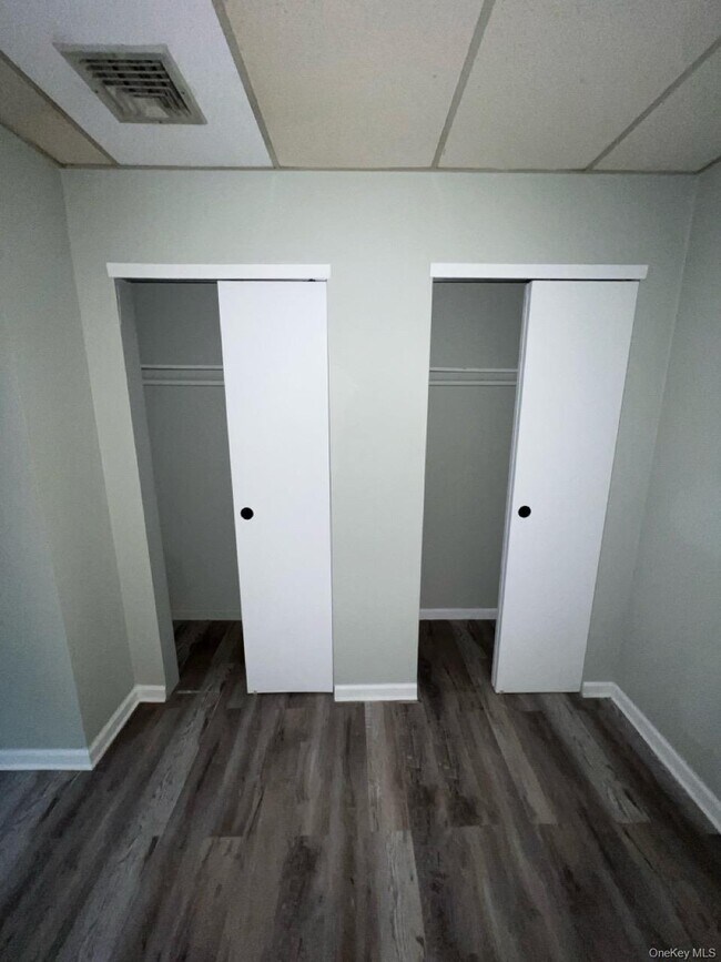 Building Photo - 308 Maple Ave