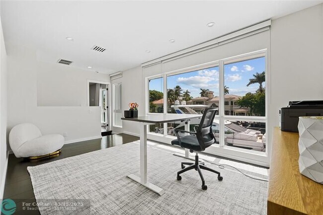 Building Photo - 325 Seven Isles Dr