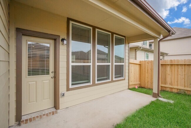 Building Photo - 17246 Quiet Song Ct