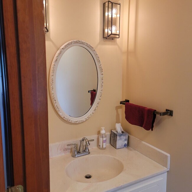 Building Photo - Beautiful Property Located in Seven Lakes ...