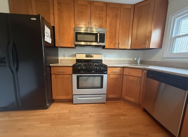 Building Photo - 2430 E Gordon St