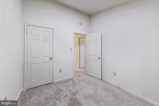 Building Photo - 10726 Pine Haven Terrace