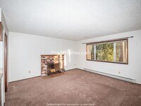 Building Photo - One Bedroom Unit in the Heart of Hawthorne...