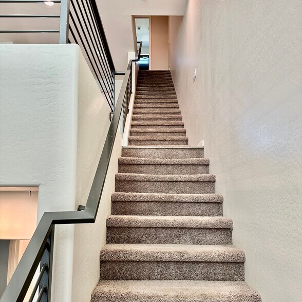 Building Photo - 2090 S Dorsey Ln