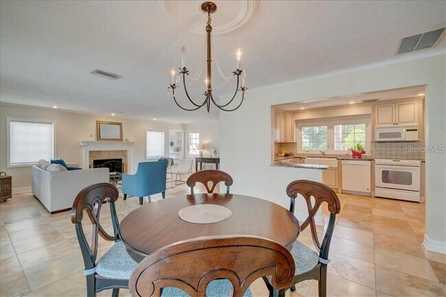 Building Photo - 809 Brightwaters Blvd NE