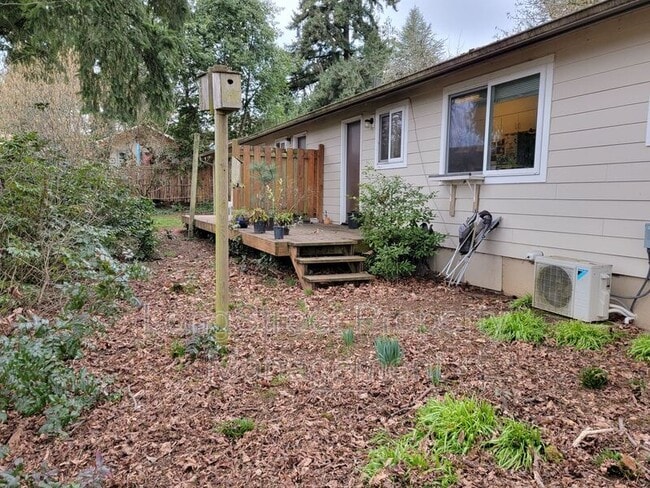 Building Photo - 1020 Pioneer St