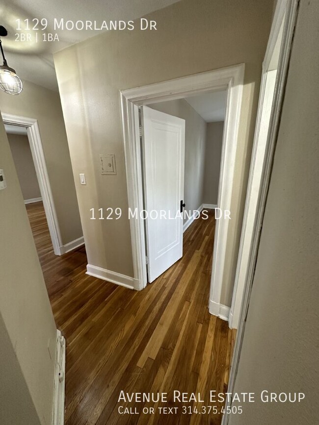 Building Photo - Updated 2 bedroom, 1 bathroom unit in Rich...