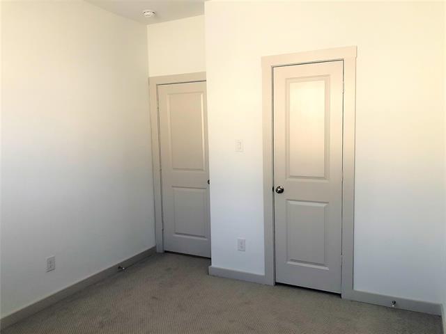 Building Photo - 422 Bonfield Dr