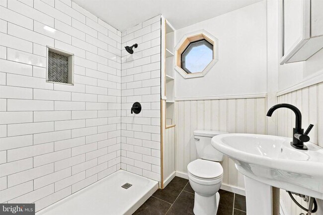 Building Photo - 134 Shurs Ln