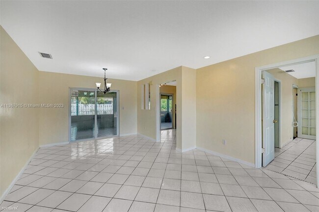 Building Photo - 3 br, 2 bath House - 561 NW 45th Ter # 0