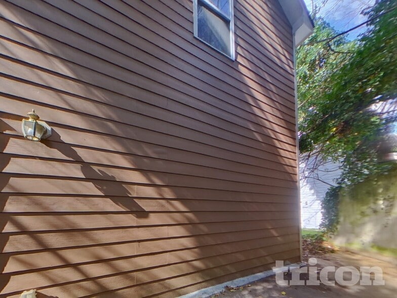 Building Photo - 4758 Arden Dr