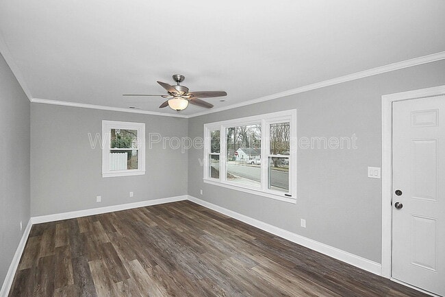 Building Photo - 604 Westwood Cir