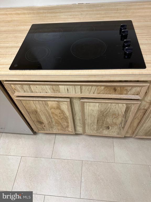 Building Photo - 8350 Greensboro Dr