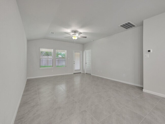 Building Photo - 18738 Timber Gln Dr