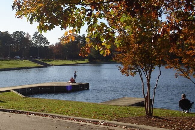 Building Photo - Stunning Furnished Home for Rent in Lochmere NC | Short-Term Lease Options Available