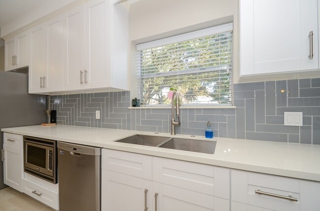 Building Photo - 2339 Bent River Dr