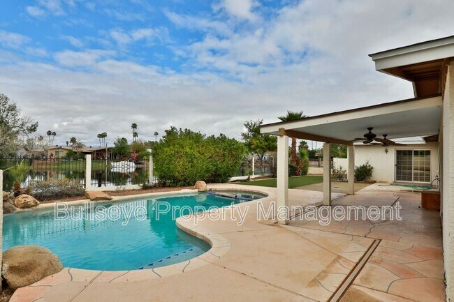 Building Photo - 2334 W Calle Iglesia Ave