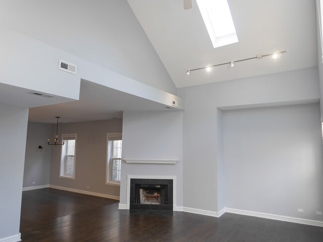 Building Photo - 2107 W Ohio St
