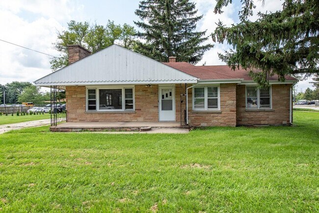 Building Photo - 618 N Oplaine Rd