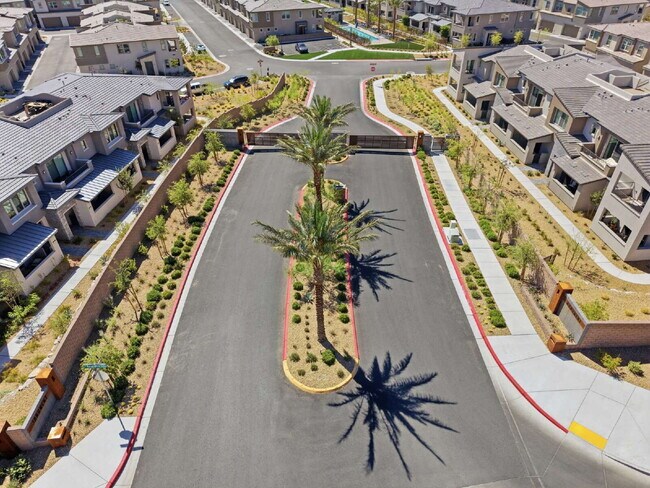 Building Photo - Experience refined living in this beautifully appointed 3-bedroom, 2.5-bathroom townhome spanning...