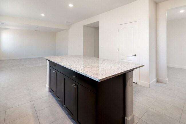 Building Photo - Newly constructed home in Golden Valley, 4...
