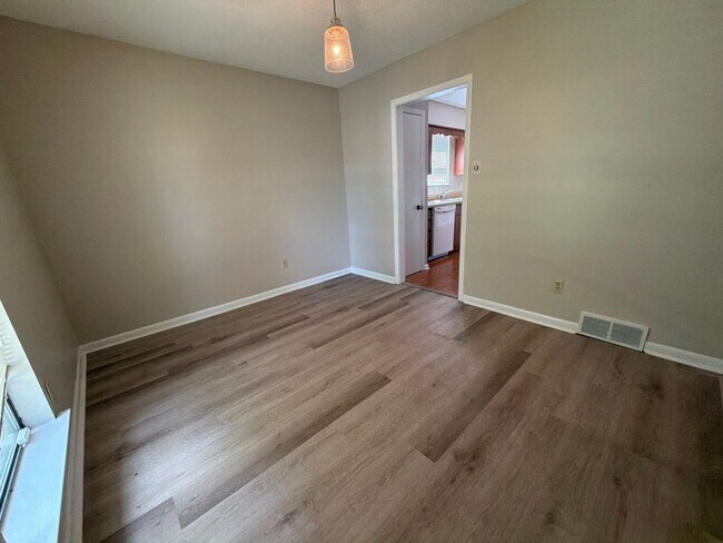 Building Photo - 2253 Mangum Rd