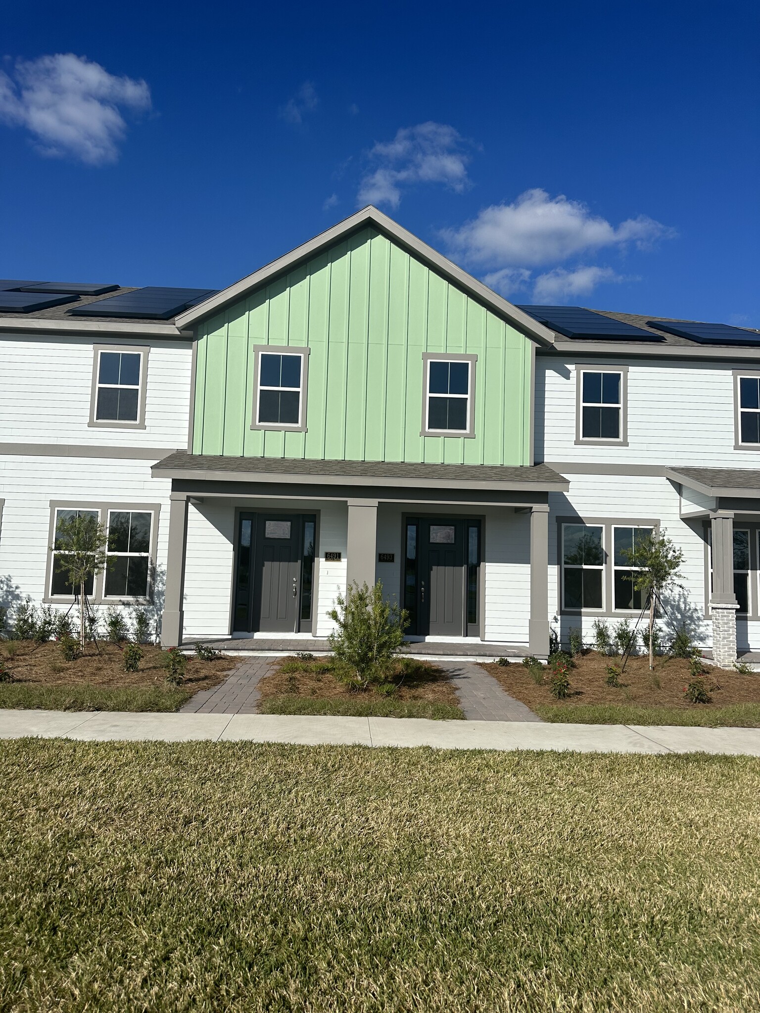 Shared townhome - 6493 Cyrils Dr