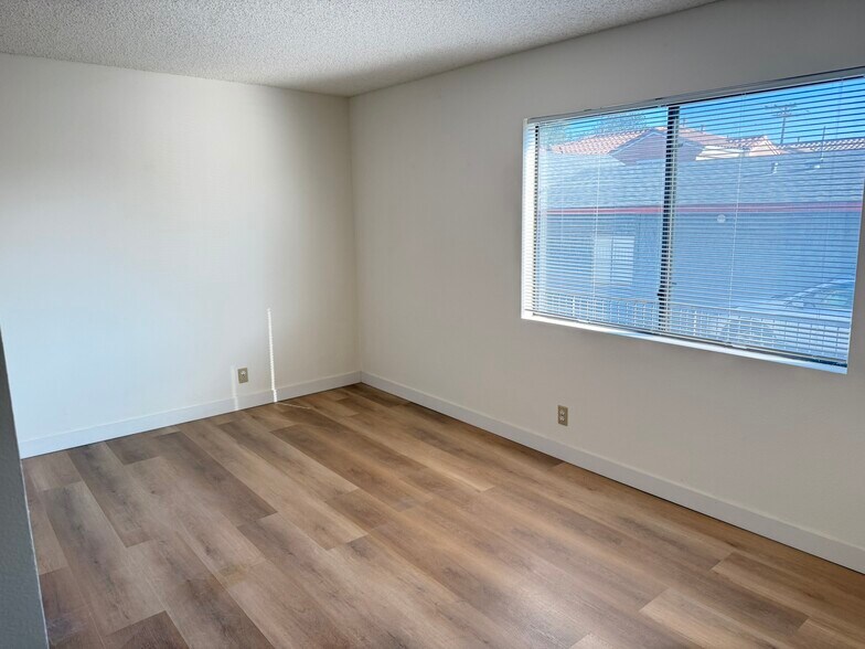 Building Photo - 816 N Garfield Ave